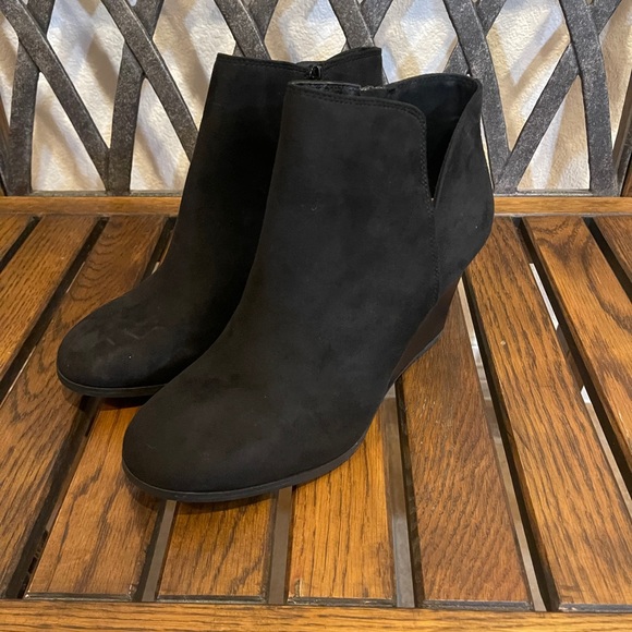Soda Shoes - New wedge booties